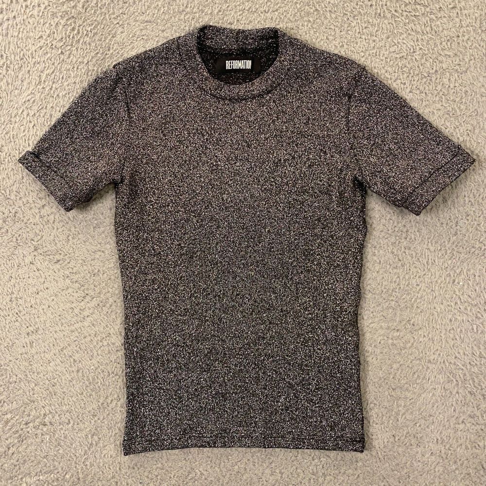 Reformation Babydoll Top Womens size‎ XS Metallic Shiny Short Sleeve T-Shirt
